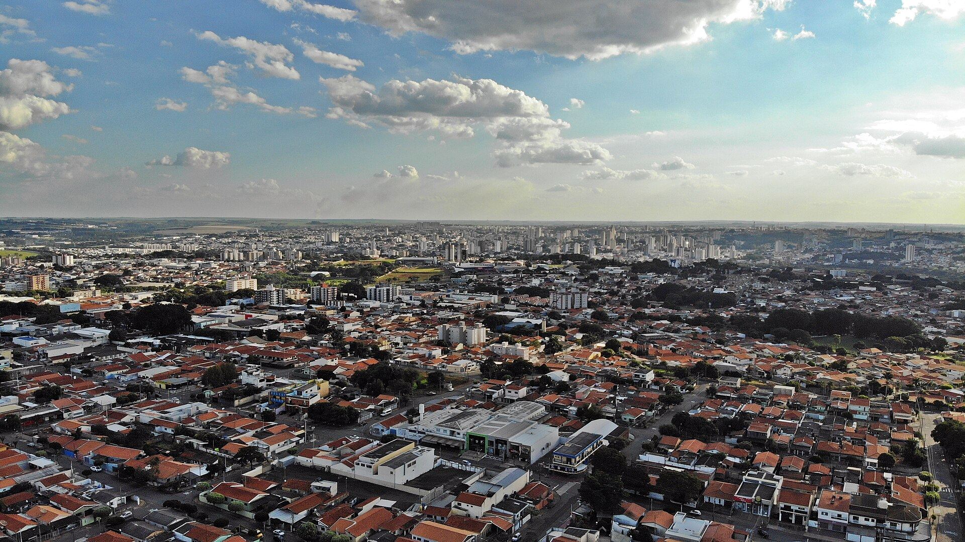 Vista aérea de Americana no fim de tarde